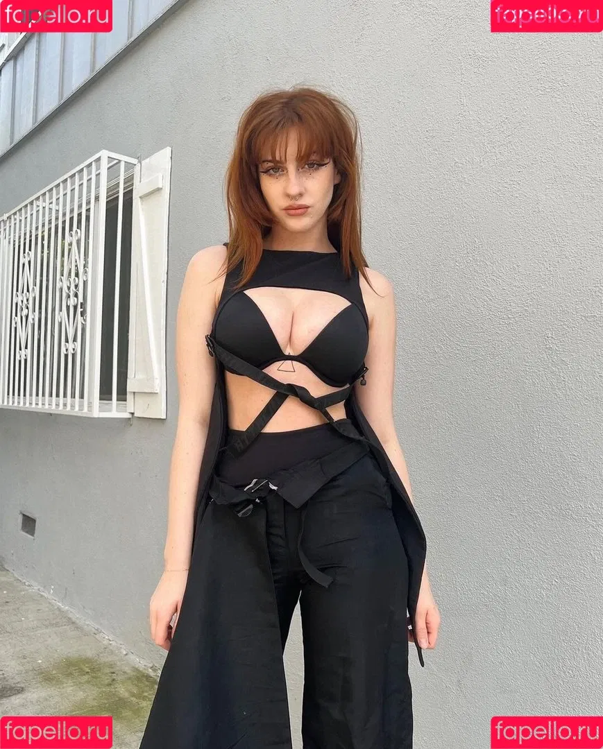 Tati Bruening Onlyfans Photo Gallery 