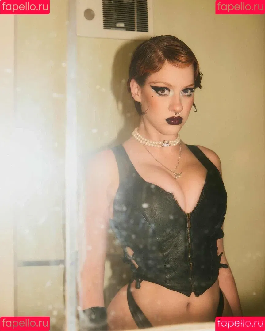 Tati Bruening Onlyfans Photo Gallery 