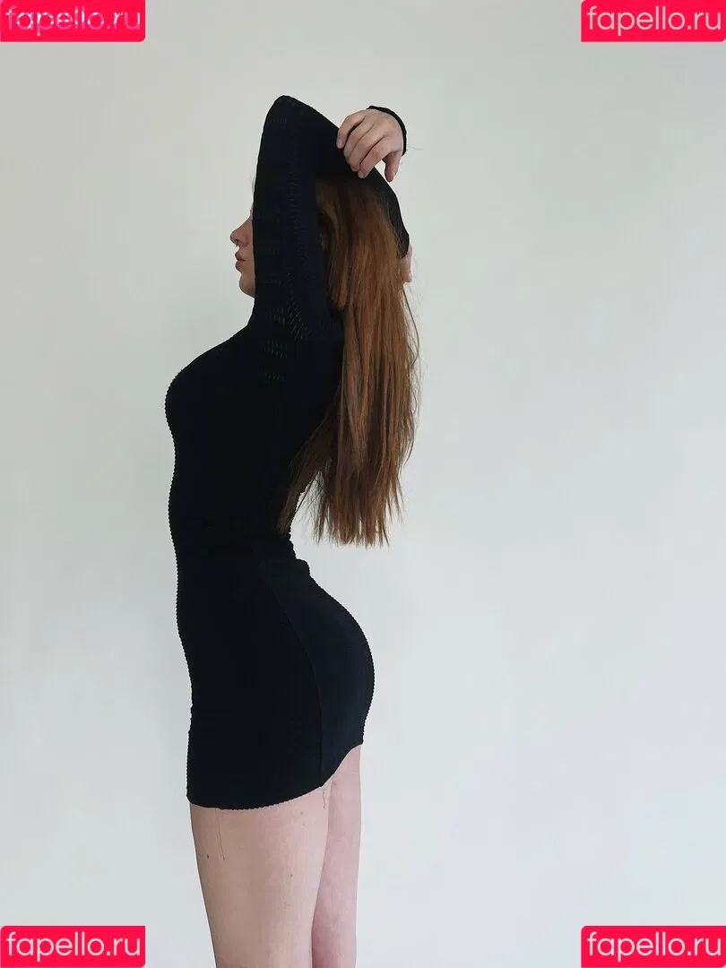 Tati Bruening Onlyfans Photo Gallery 
