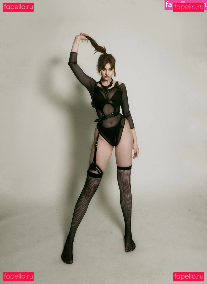 Tati Bruening Onlyfans Photo Gallery 