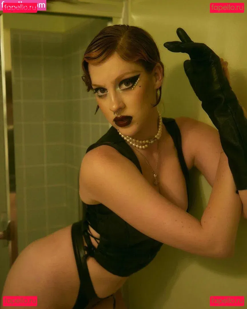 Tati Bruening Onlyfans Photo Gallery 