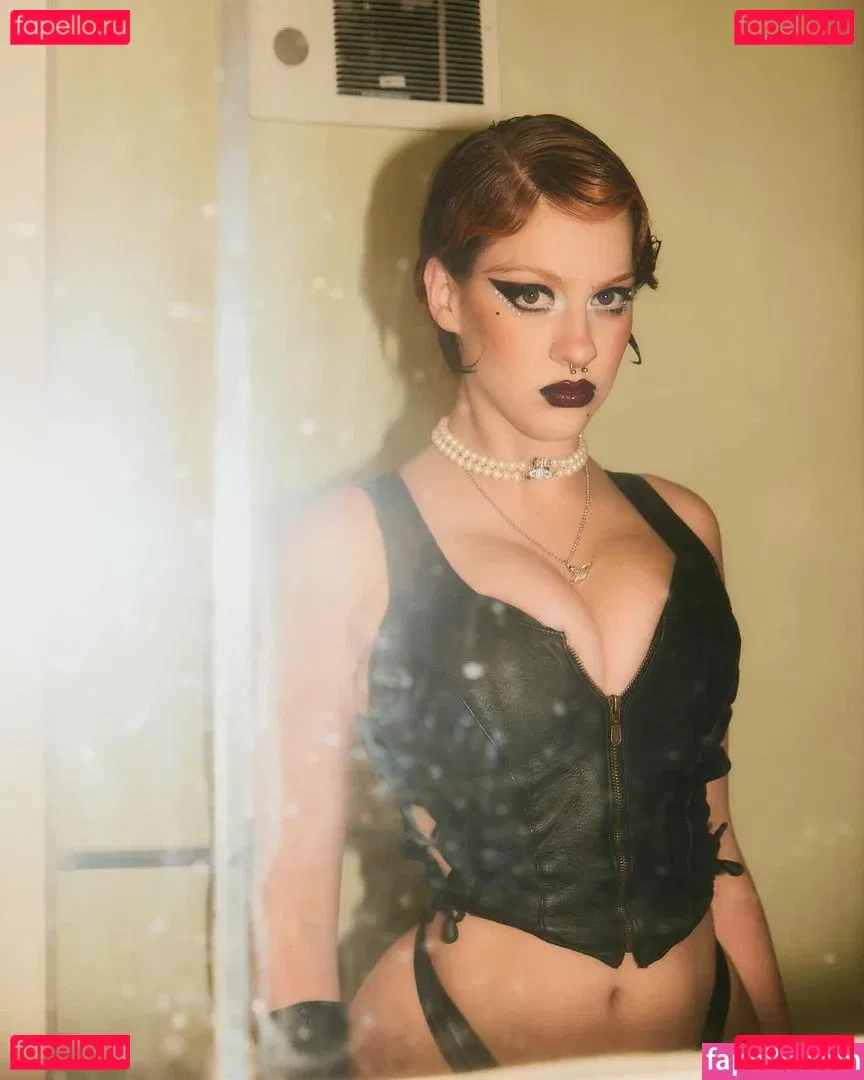 Tati Bruening Onlyfans Photo Gallery 