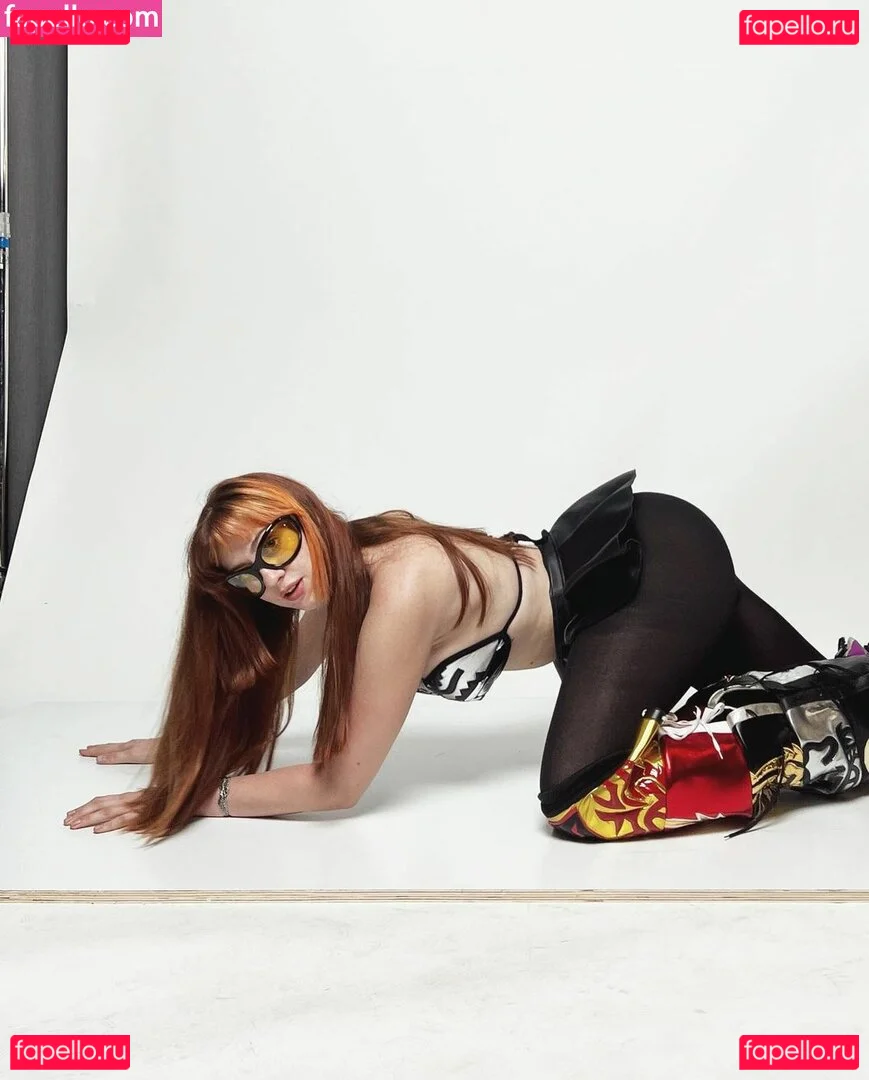 Tati Bruening Onlyfans Photo Gallery 