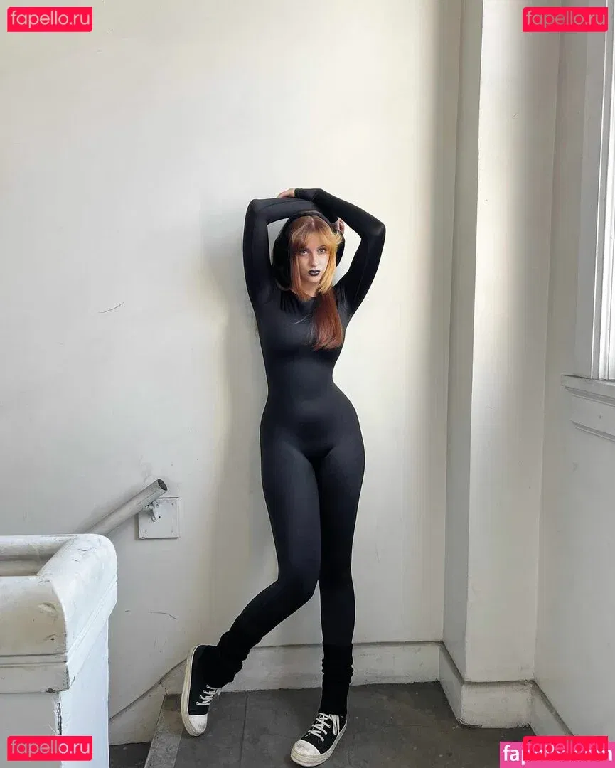 Tati Bruening Onlyfans Photo Gallery 