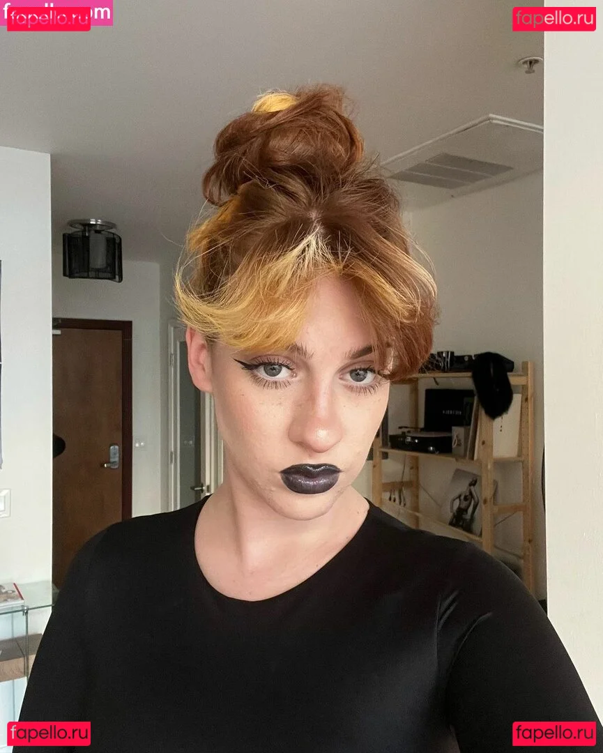 Tati Bruening Onlyfans Photo Gallery 