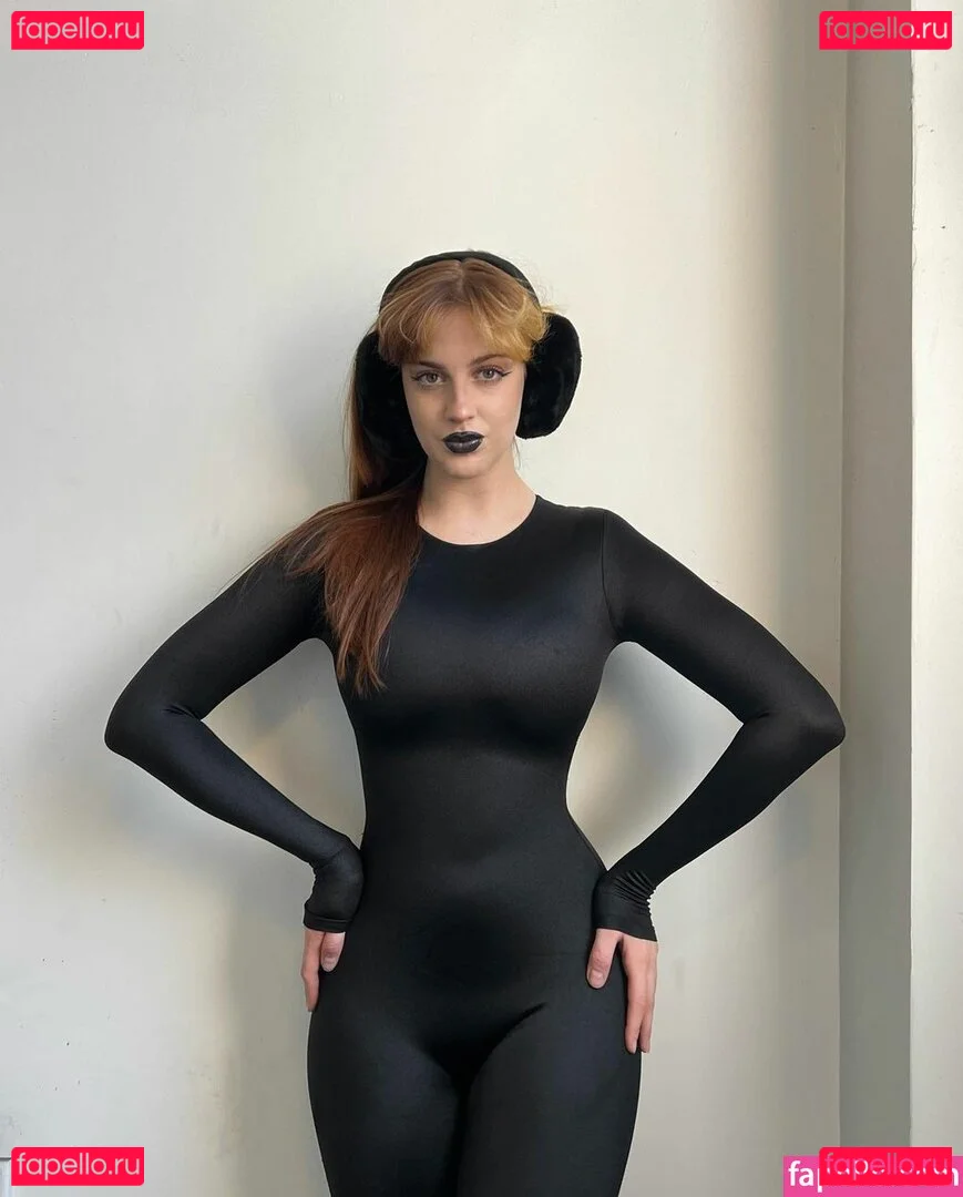 Tati Bruening Onlyfans Photo Gallery 