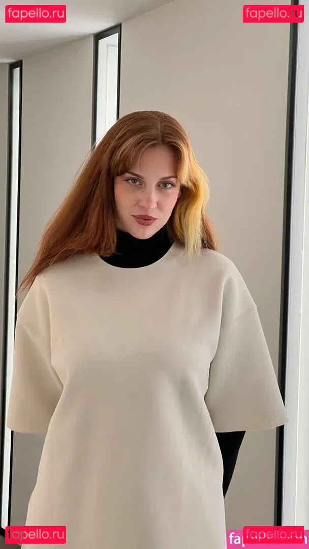 Tati Bruening Onlyfans Photo Gallery 