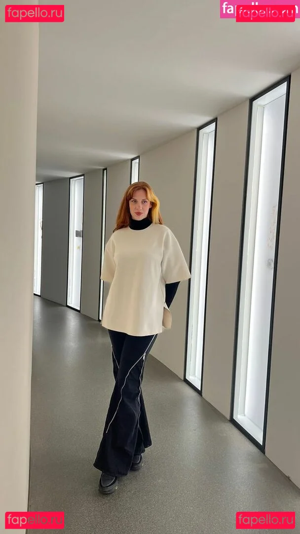 Tati Bruening Onlyfans Photo Gallery 