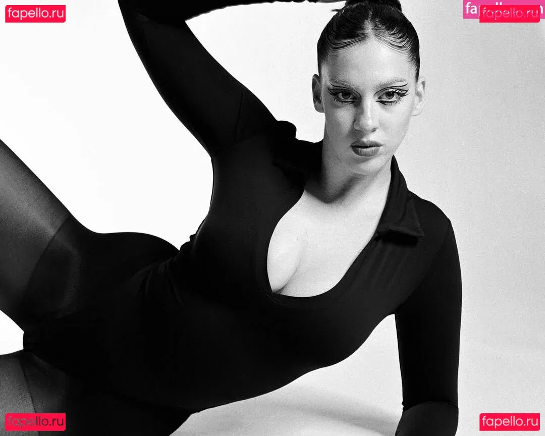 Tati Bruening Onlyfans Photo Gallery 