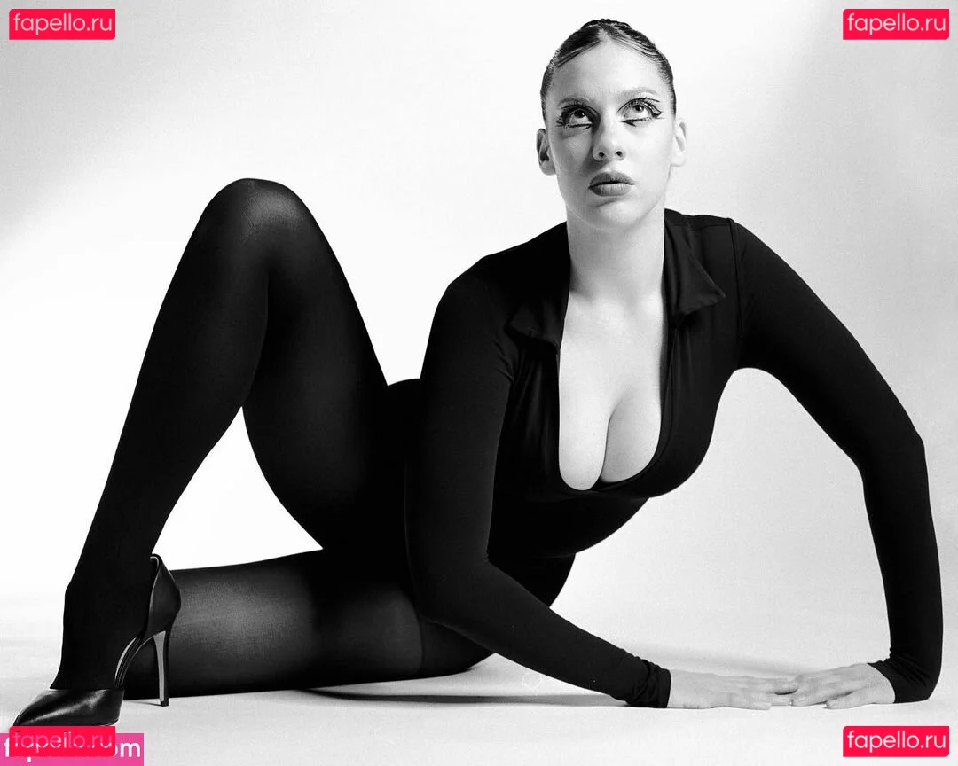 Tati Bruening Onlyfans Photo Gallery 