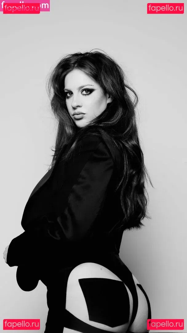 Tati Bruening Onlyfans Photo Gallery 