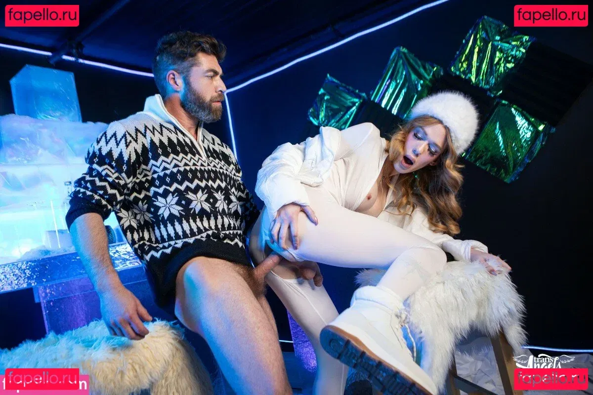 Crystal Thayer Onlyfans Photo Gallery 