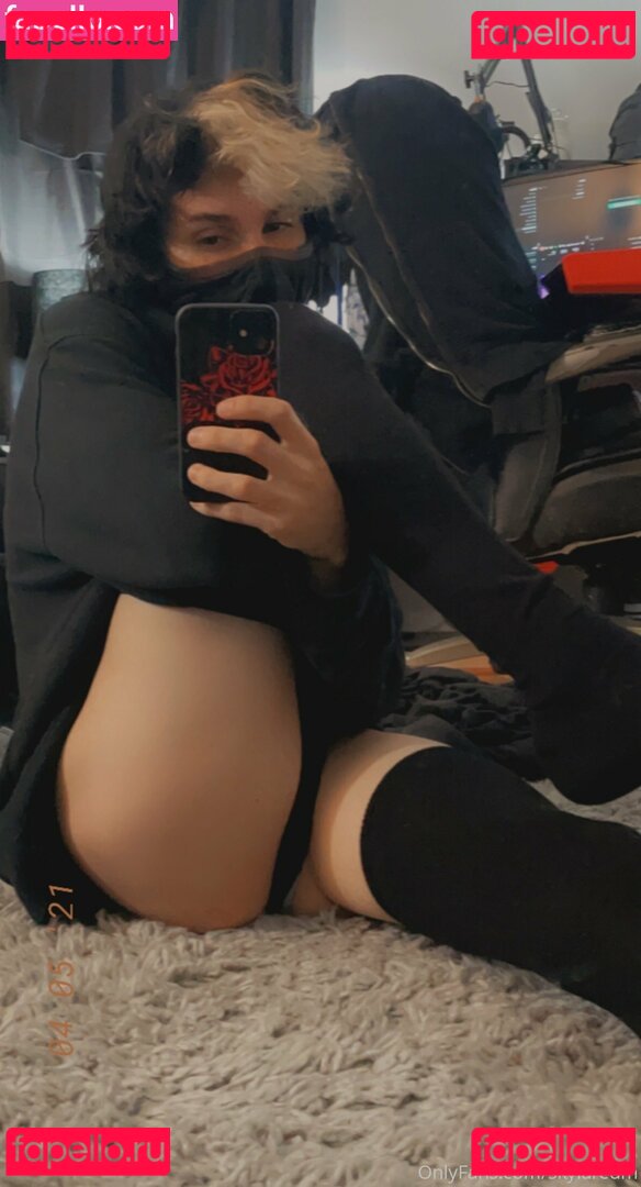 skylaredm / skylaredm_ Nude Onlyfans Photo 46