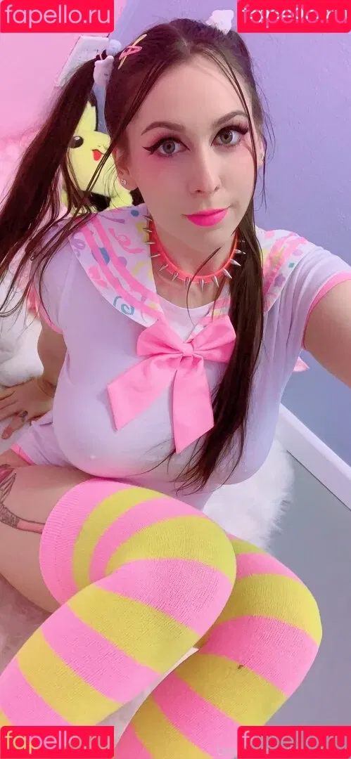 lunackitsuen Onlyfans Photo Gallery 