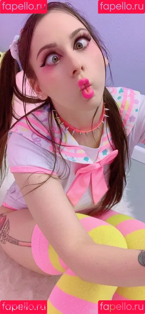 lunackitsuen Onlyfans Photo Gallery 