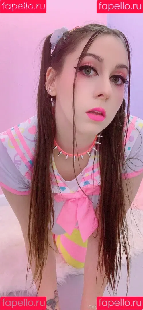 lunackitsuen Onlyfans Photo Gallery 