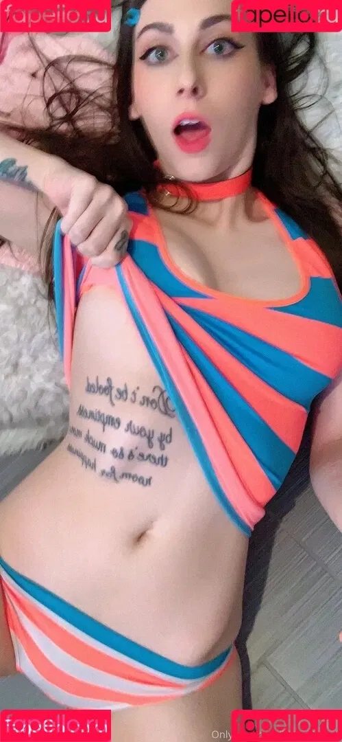 lunackitsuen Onlyfans Photo Gallery 