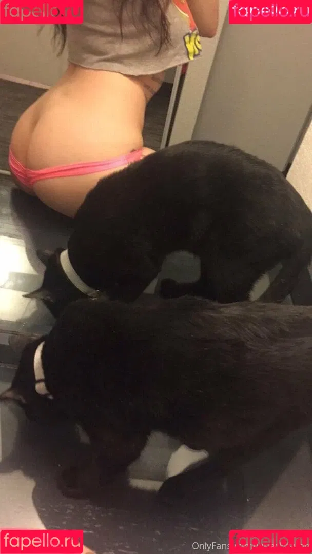 lunackitsuen Onlyfans Photo Gallery 