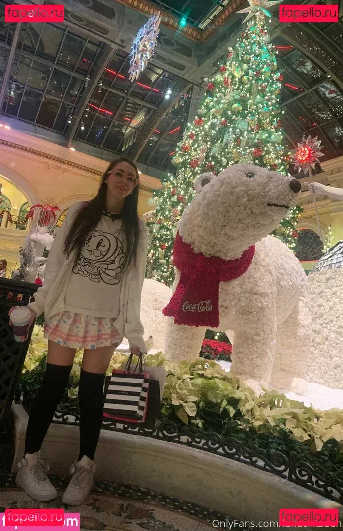 lunackitsuen Onlyfans Photo Gallery 