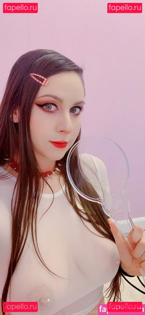 lunackitsuen Onlyfans Photo Gallery 