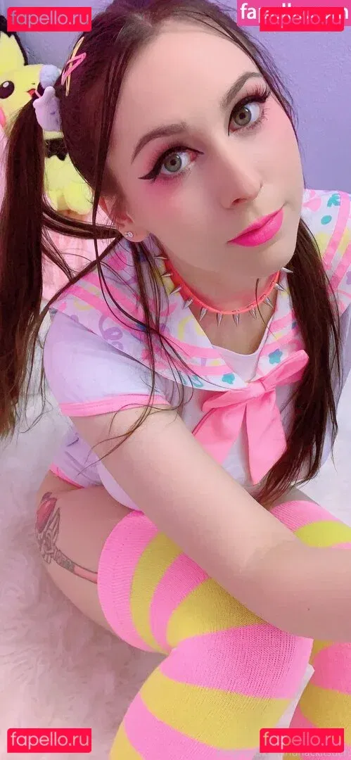 lunackitsuen Onlyfans Photo Gallery 