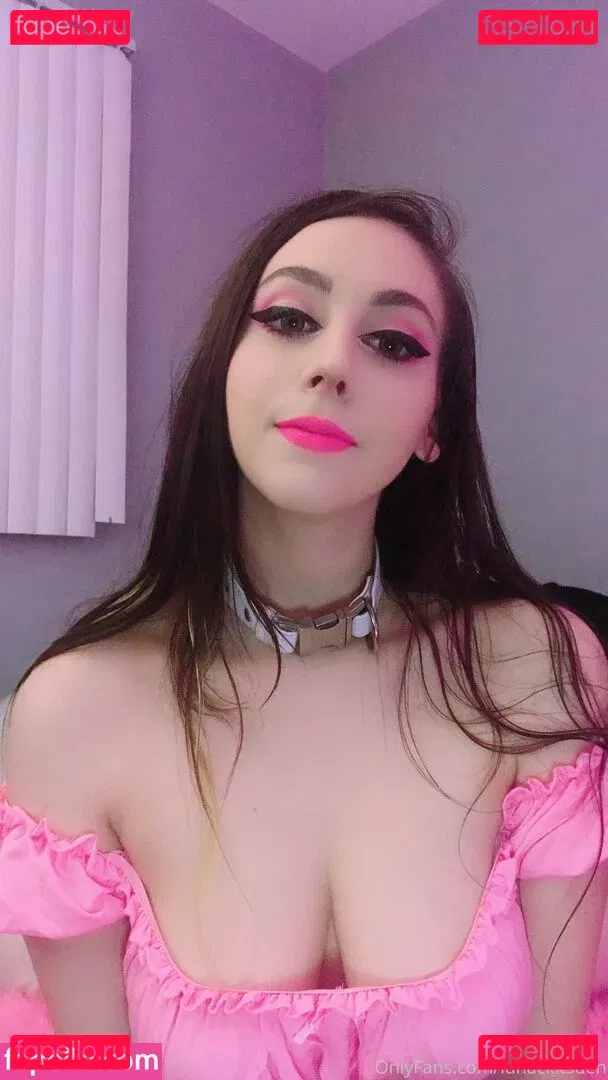 lunackitsuen Onlyfans Photo Gallery 