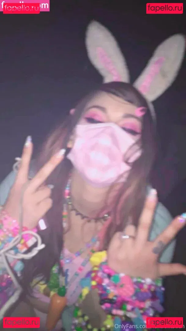 lunackitsuen Onlyfans Photo Gallery 