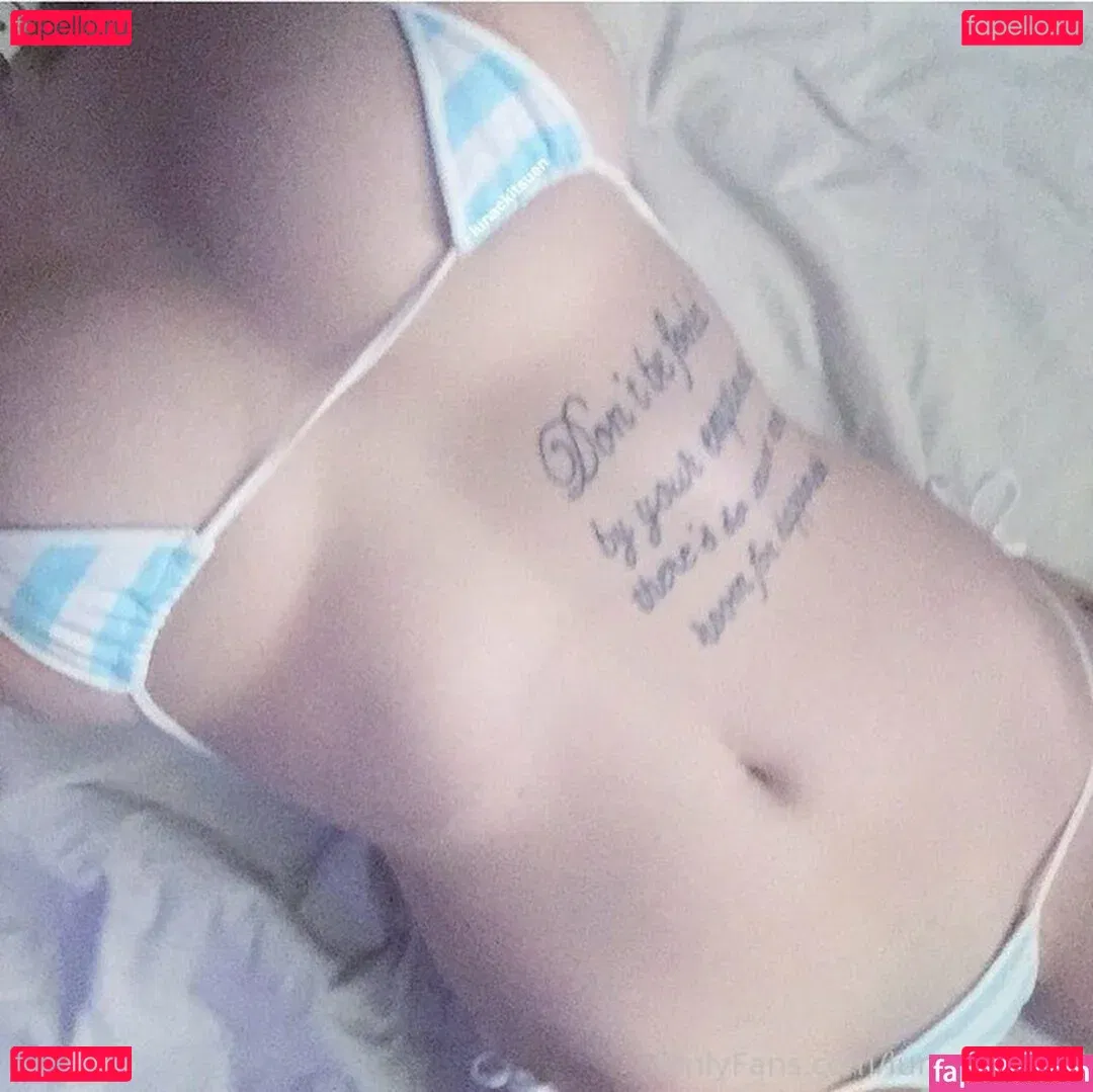 lunackitsuen Onlyfans Photo Gallery 