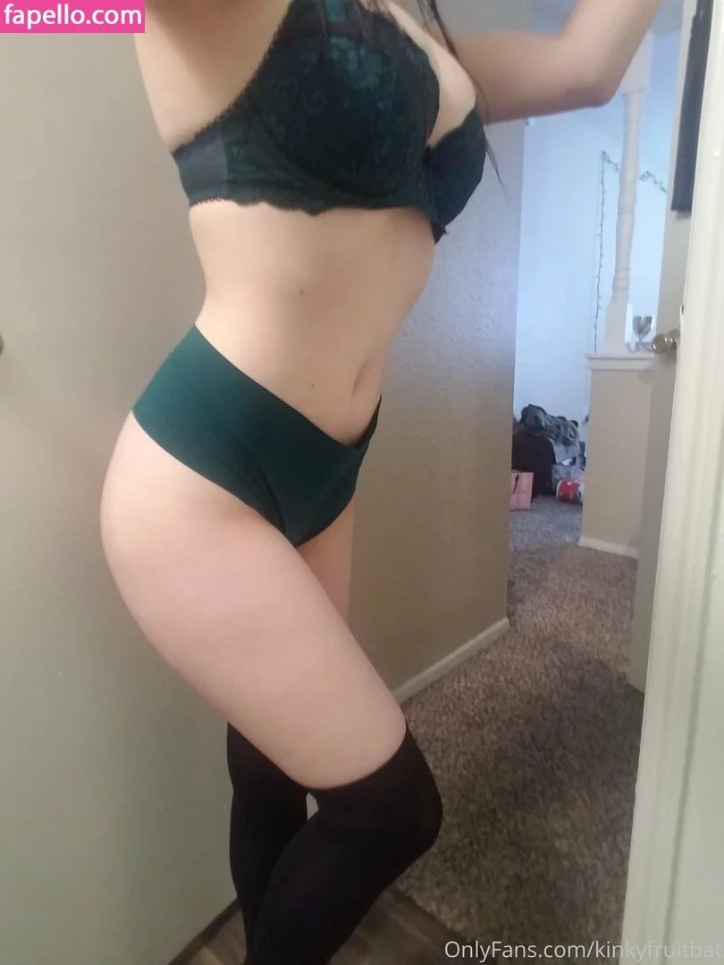 kindlyfruitbat Onlyfans Photo Gallery 