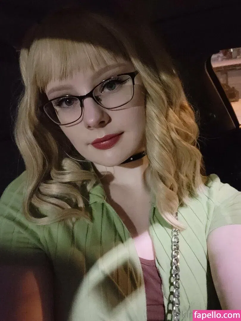 kindlyfruitbat Onlyfans Photo Gallery 