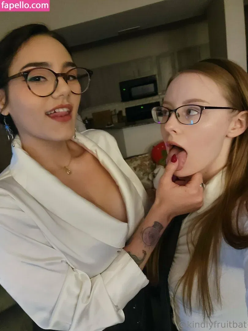 kindlyfruitbat Onlyfans Photo Gallery 