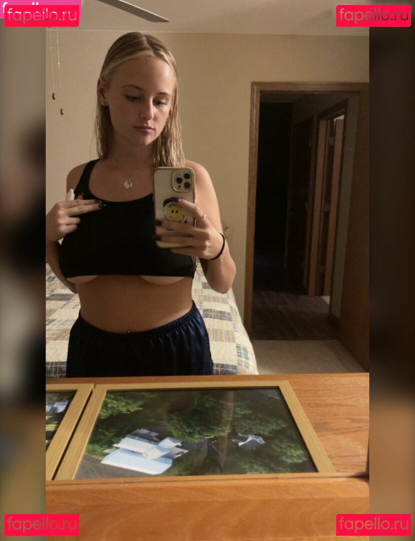 AnnaTruax / Anyatruaxx / anyatruax Onlyfans Photo Gallery 