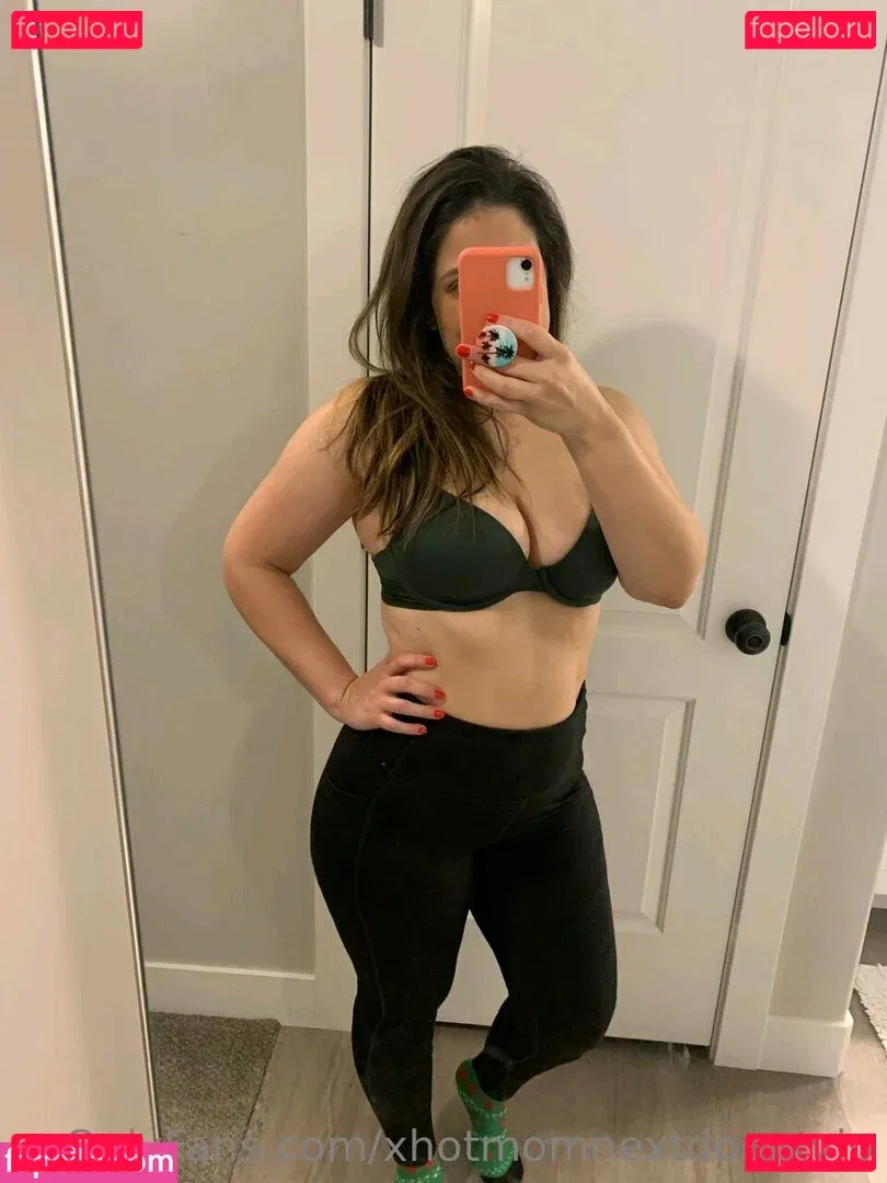 Milf Next Door Onlyfans Photo Gallery 