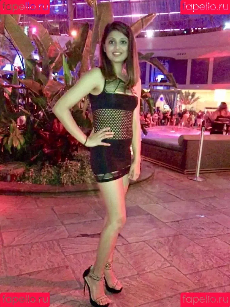 extraperky Onlyfans Photo Gallery 