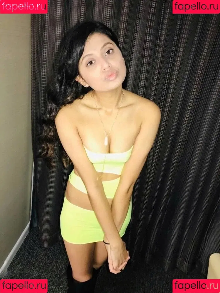 extraperky Onlyfans Photo Gallery 