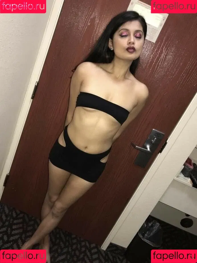 extraperky Onlyfans Photo Gallery 