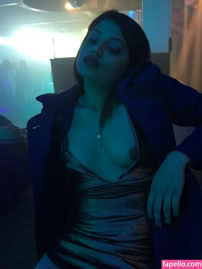 extraperky Onlyfans Photo Gallery 