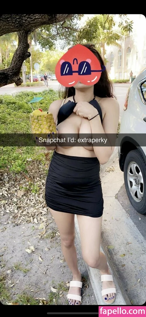 extraperky Onlyfans Photo Gallery 