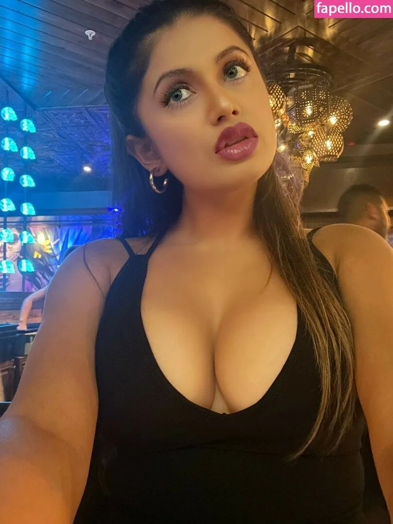 extraperky Onlyfans Photo Gallery 