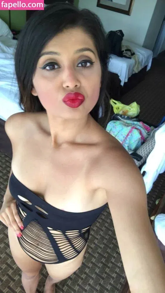 extraperky Onlyfans Photo Gallery 