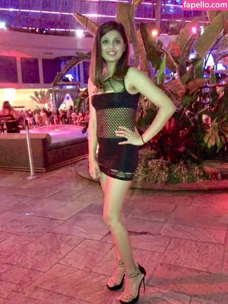 extraperky Onlyfans Photo Gallery 