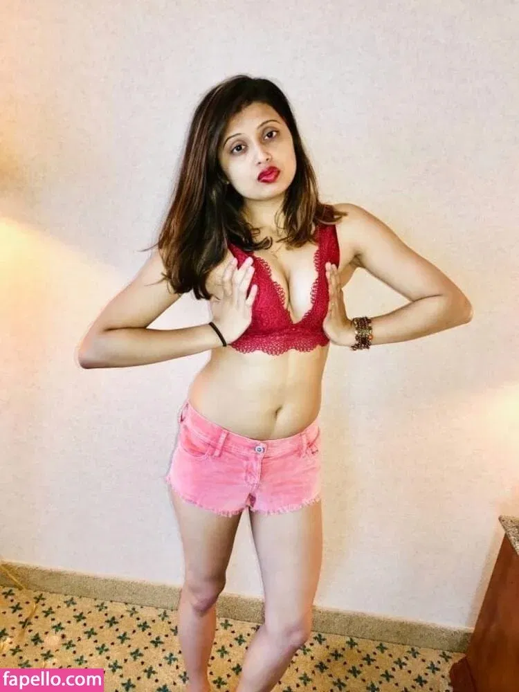 extraperky Onlyfans Photo Gallery 