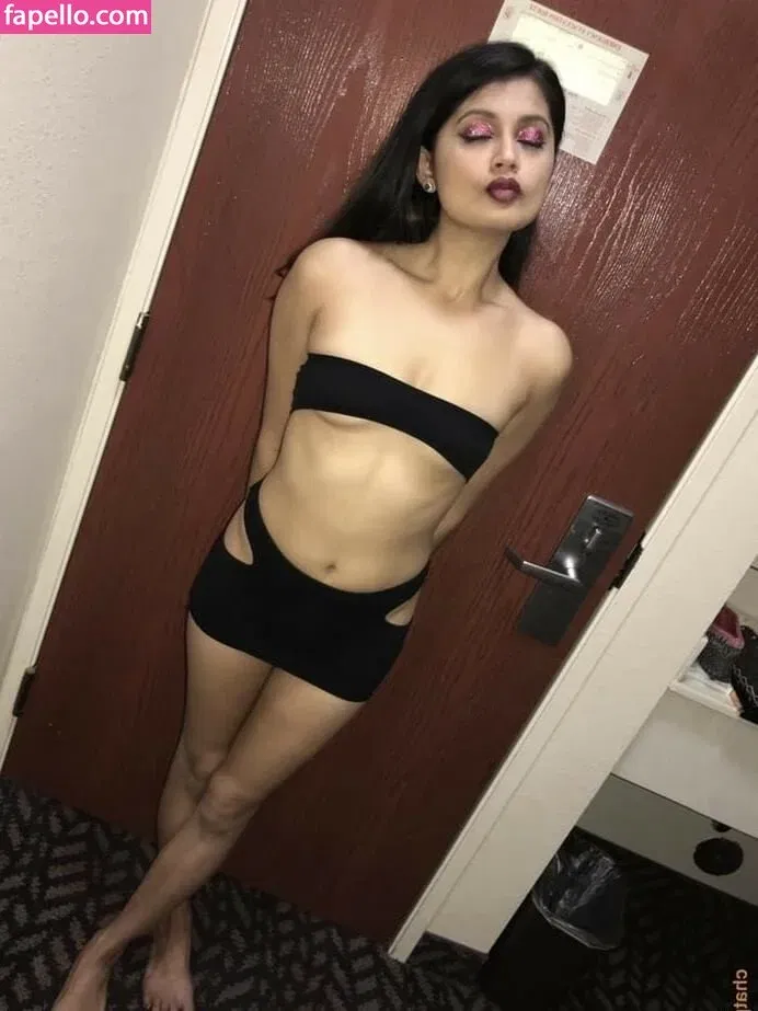 extraperky Onlyfans Photo Gallery 