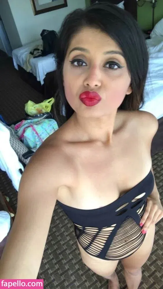 extraperky Onlyfans Photo Gallery 