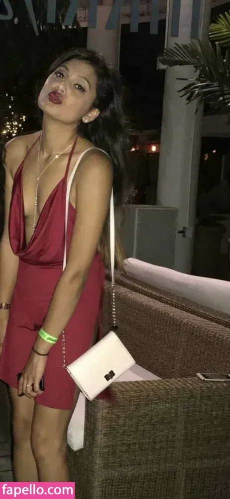 extraperky Onlyfans Photo Gallery 