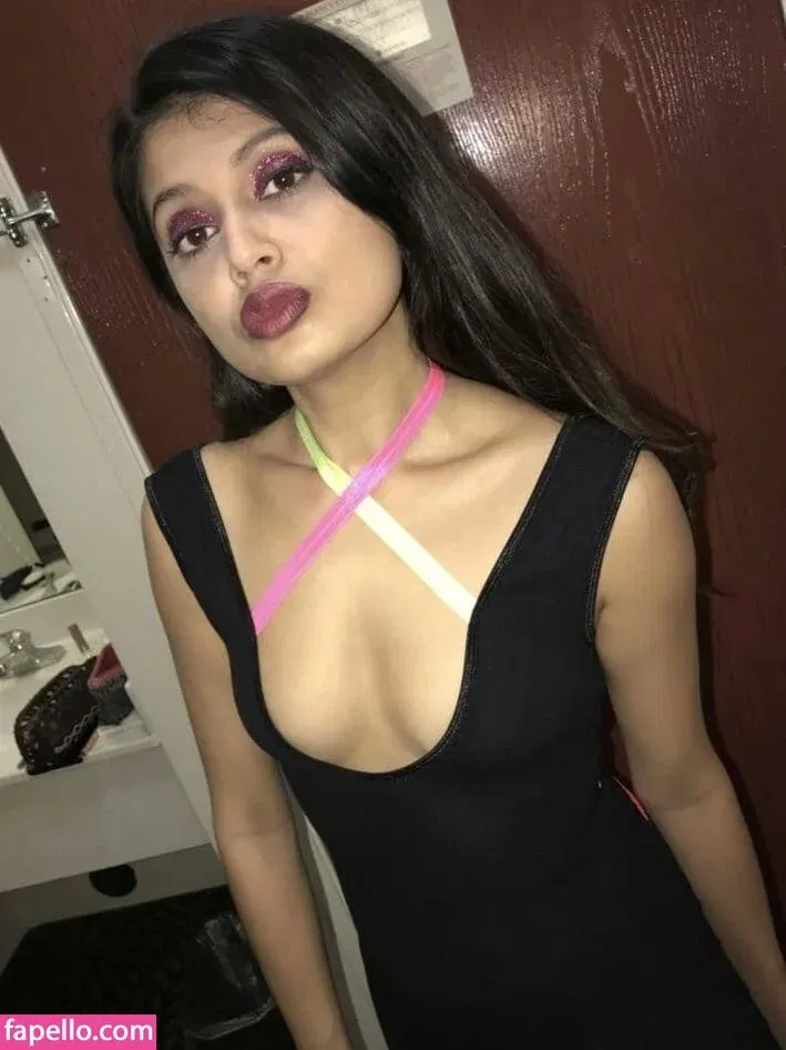 extraperky Onlyfans Photo Gallery 