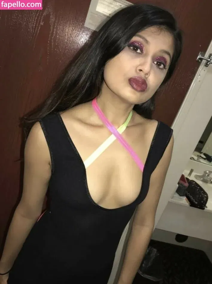 extraperky Onlyfans Photo Gallery 