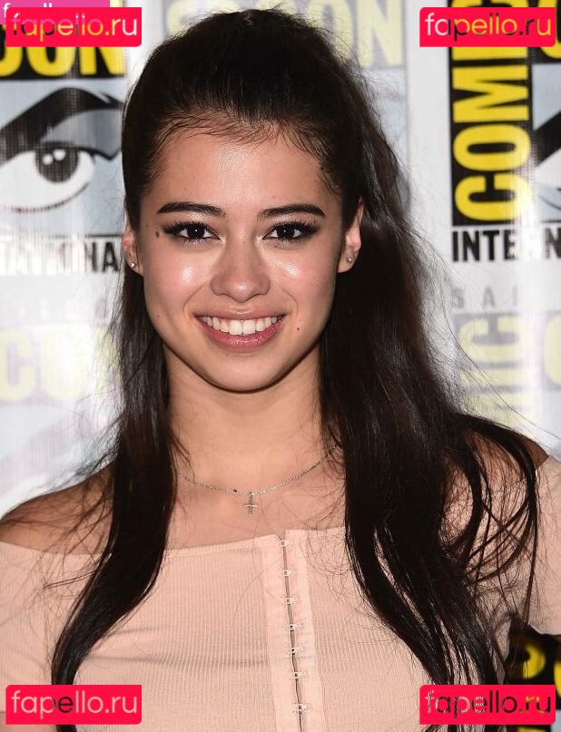 Amber Midthunder / ambermidthunder Onlyfans Photo Gallery 