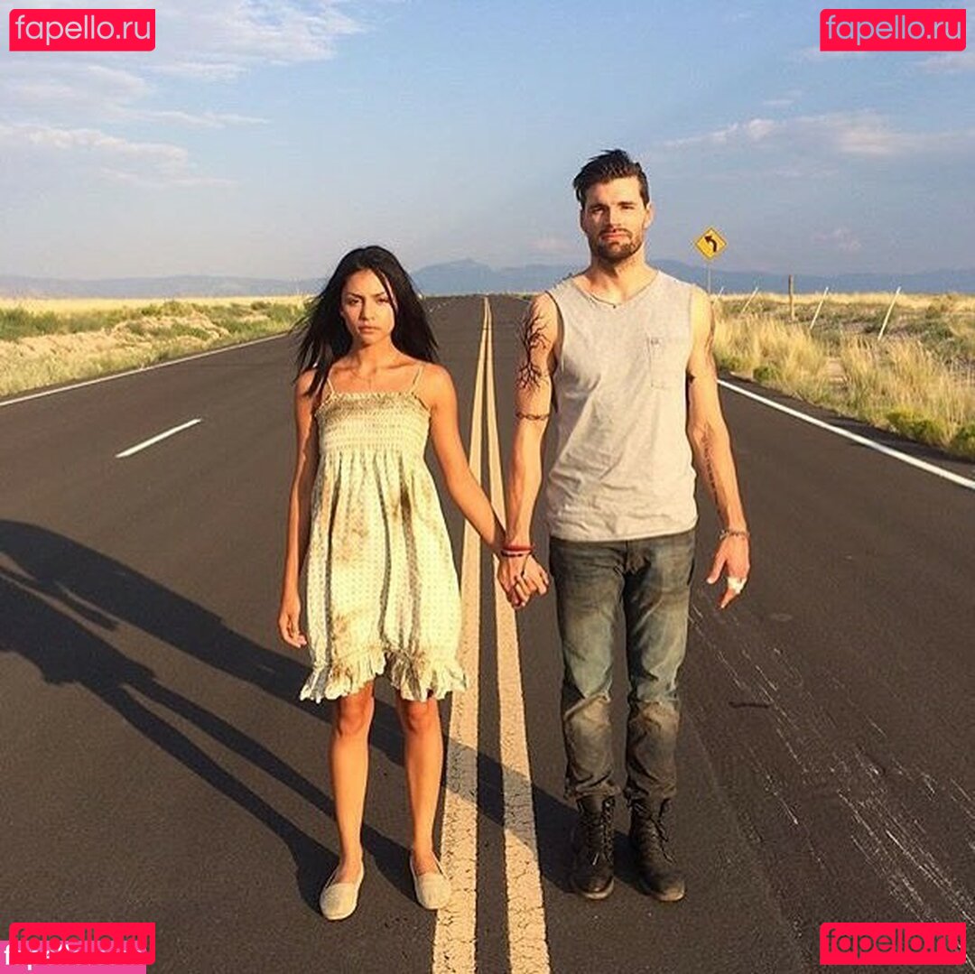 Amber Midthunder / ambermidthunder Onlyfans Photo Gallery 