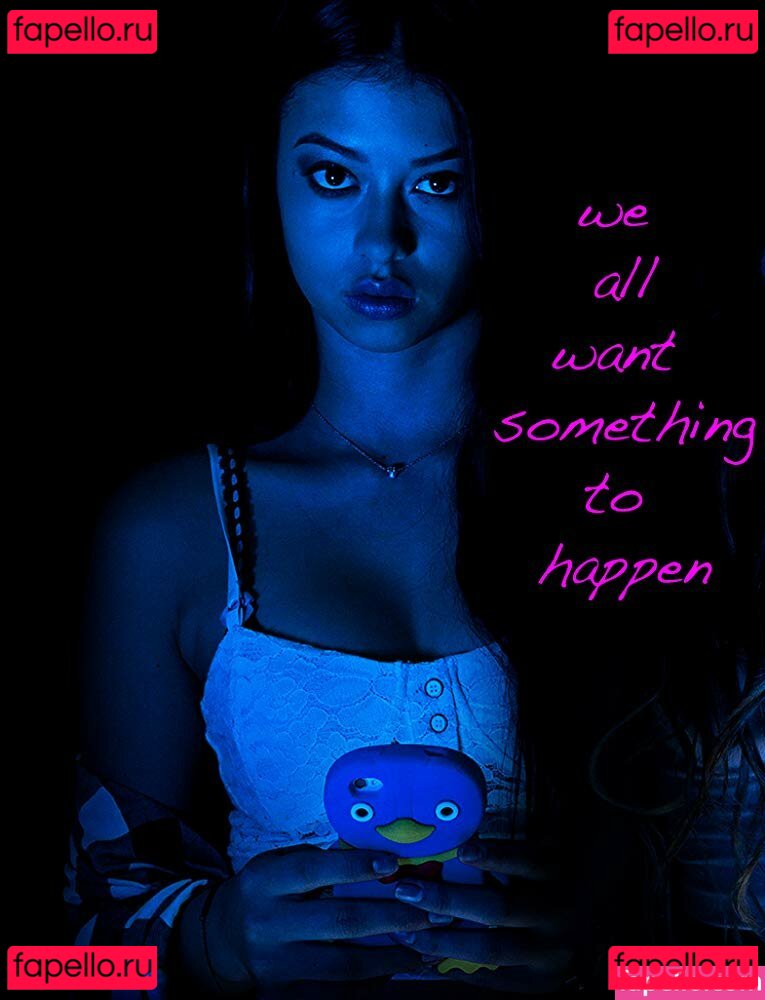 Amber Midthunder / ambermidthunder Onlyfans Photo Gallery 